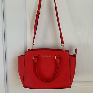 Michael Kors Medium Selma Saffiano Leather (Red)